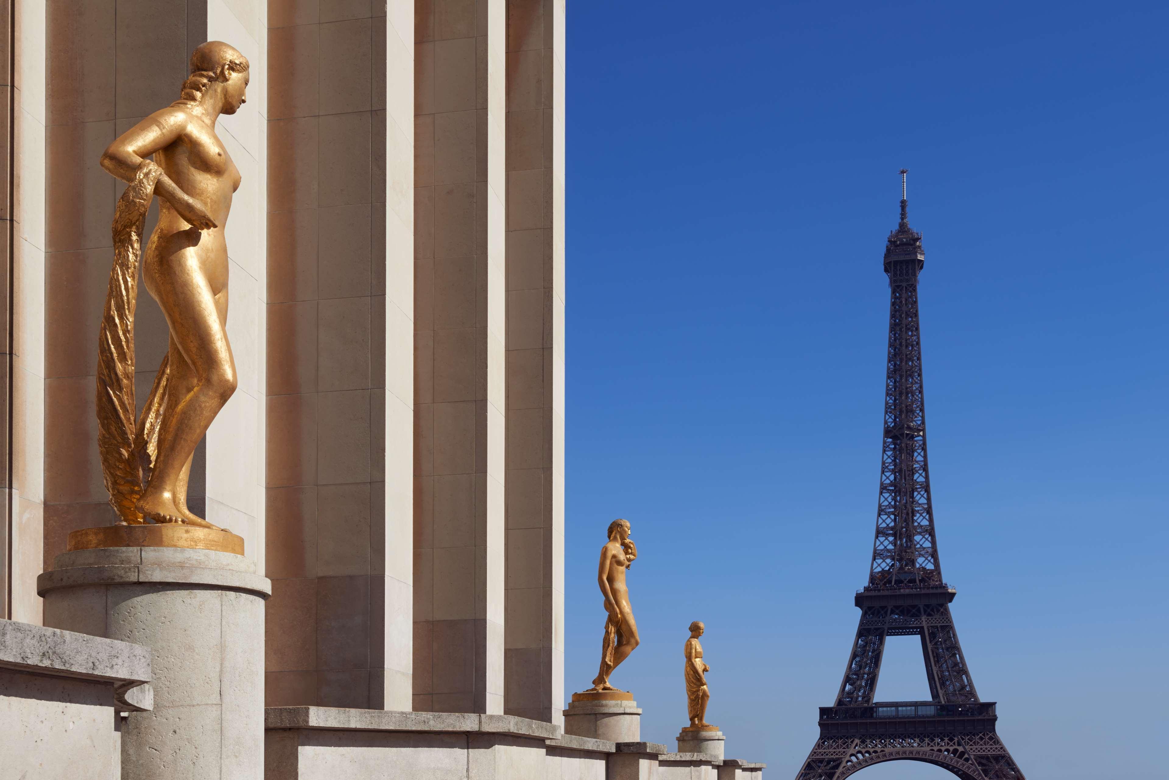 Отель Plaza Tour Eiffel Париж Экстерьер фото